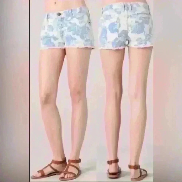 🌻Current/Elliott Blue Rose Print Boyfriend Shorts Size 26 - Picture 1 of 11